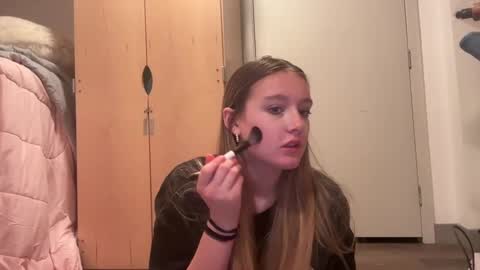 Snapshot of lexaarose05 chatting on December 2, 1:36 am lexisRose online show from December 2, 1:36 am
