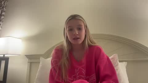 Snapshot of lexaarose05 chatting on January 3, 12:11 am lexisRose online show from January 3, 12:11 am