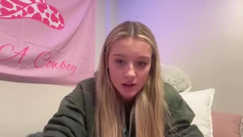 Snapshot of lexaarose05 chatting on January 15, 3:11 am lexisRose online show from January 15, 3:11 am