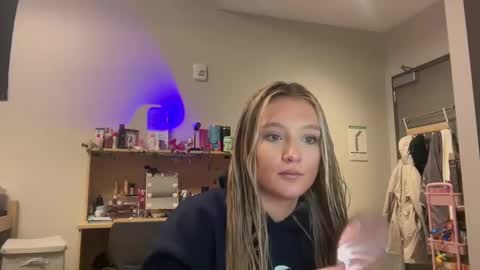 Snapshot of lexaarose05 chatting on January 30, 1:00 am lexisRose online show from January 30, 1:00 am