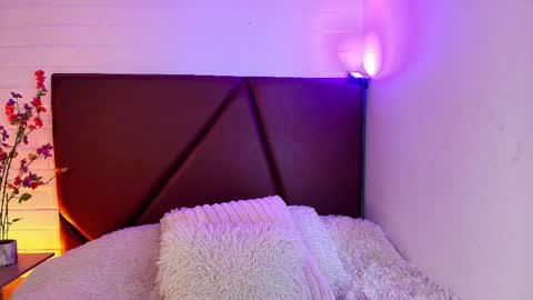 Lexi Howard  online show from April 8, 4:56 am