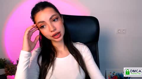 Alexia online show from November 12, 3:01 pm