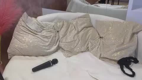 Snapshot of lexi_u_ chatting on March 6, 6:52 am LEXXY online show from March 6, 6:52 am