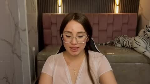 Snapshot of lexia_b chatting on April 7, 8:31 pm Lexi online show from April 7, 8:31 pm