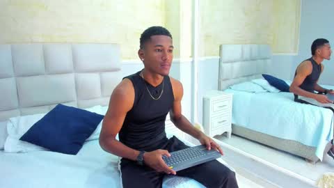 Snapshot of lexianddeker chatting on September 20, 7:37 pm Lexi Derek online show from September 20, 7:37 pm