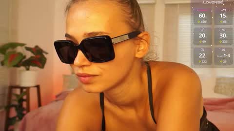 Snapshot of lexicoy_ chatting on September 11, 9:42 am Lexi online show from September 11, 9:42 am