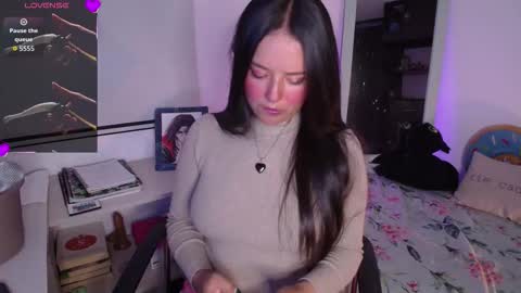 Lexie Thompson   8pm  0000am -5 online show from January 14, 12:16 am