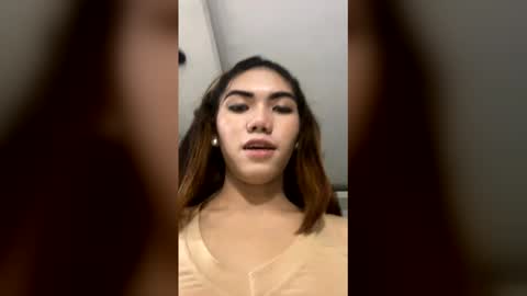 Snapshot of lexie_blonde chatting on June 5, 8:42 am lexie_blonde online show from June 5, 8:42 am