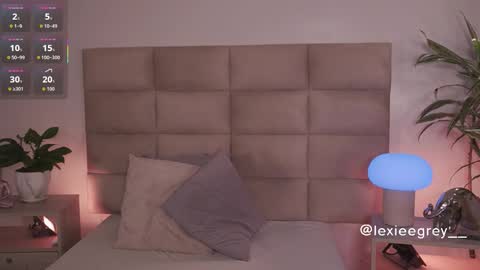 Lexie  online show from March 18, 11:46 am