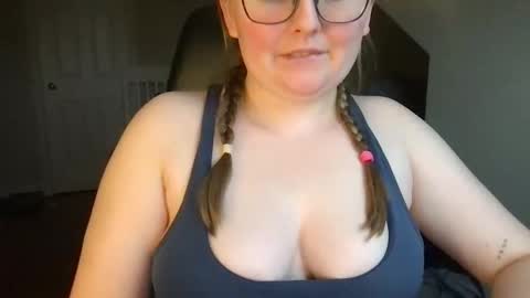 Snapshot of lexielilacs chatting on October 30, 8:31 pm lexie online show from October 30, 8:31 pm