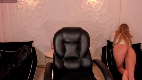 Lexie  online show from March 29, 5:02 pm