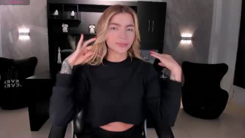 Lexie  online show from June 27, 11:59 am