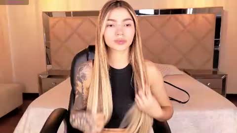 Lexie  online show from July 13, 4:43 pm