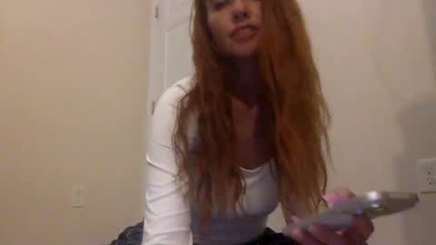 Snapshot of lexiial0 chatting on May 30, 2:19 am Alexia L. online show from May 30, 2:19 am