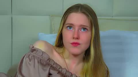 Lexi online show from November 12, 6:36 am