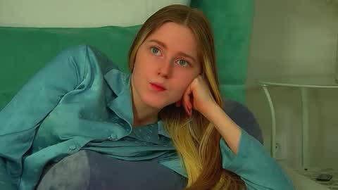 Lexi online show from November 26, 6:47 am