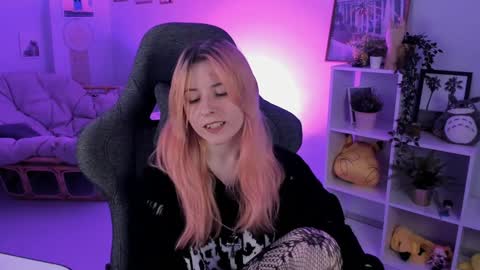 Lexi Wenford NO NUDE GODDESS online show from January 23, 6:28 am