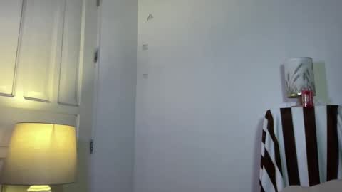 Snapshot of lexxy_lure chatting on December 15, 3:45 am lexxy online show from December 15, 3:45 am