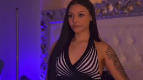 Snapshot of lexy_banks chatting on February 5, 7:57 am LexyBanks online show from February 5, 7:57 am