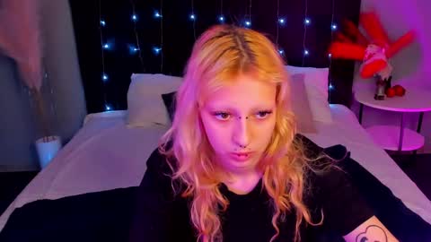 Snapshot of lexy_woorhez chatting on January 24, 10:21 am Lexy online show from January 24, 10:21 am