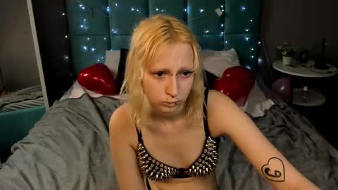 Snapshot of lexy_woorhez chatting on February 13, 2:20 pm Lexy online show from February 13, 2:20 pm