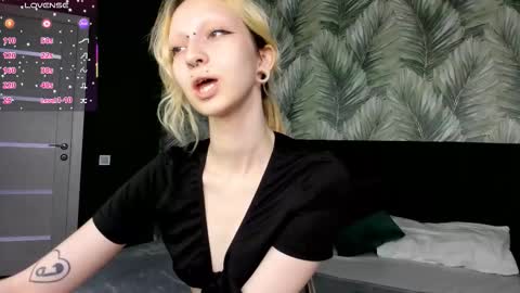 Snapshot of lexy_woorhez chatting on September 12, 10:26 am Lexy online show from September 12, 10:26 am