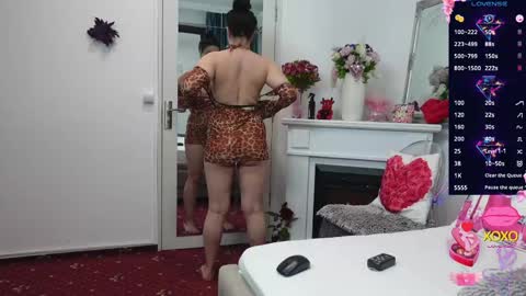 Snapshot of lexyrene chatting on April 24, 11:45 am Adina online show from April 24, 11:45 am
