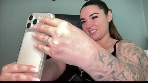 Snapshot of lexyswetty chatting on June 21, 3:25 pm Lexyswetty online show from June 21, 3:25 pm