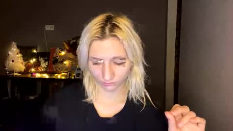 Leya online show from December 14, 5:18 pm