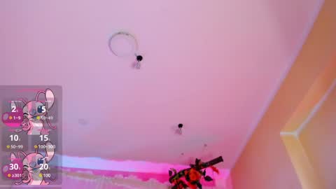   online show from December 4, 9:07 am