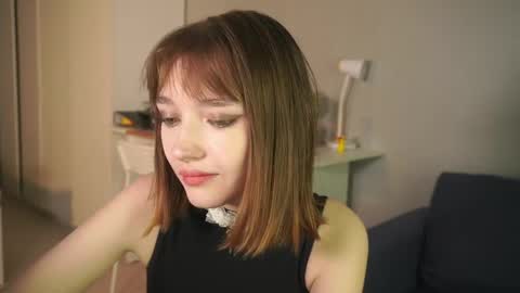 Snapshot of leyla_grace chatting on June 5, 6:52 am leyla_grace online show from June 5, 6:52 am