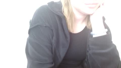 Leyla online show from May 6, 5:46 am