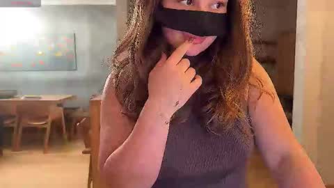 Snapshot of leyla_on_sport chatting on October 25, 7:41 pm Leyla online show from October 25, 7:41 pm