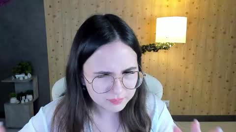 Snapshot of leylamirage chatting on February 2, 9:30 am leylamirage online show from February 2, 9:30 am