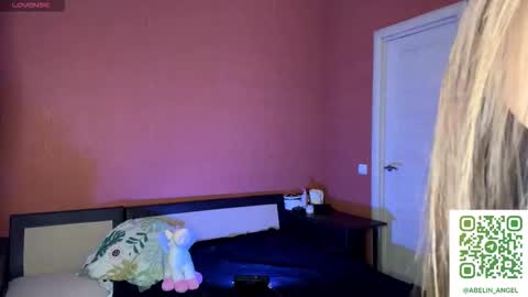 Snapshot of lezlieimeson chatting on February 7, 7:06 pm Adeline Di or just cute girl3 online show from February 7, 7:06 pm