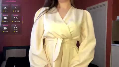 Snapshot of lezlieimeson chatting on February 20, 7:21 am Adeline Di or just cute girl3 online show from February 20, 7:21 am