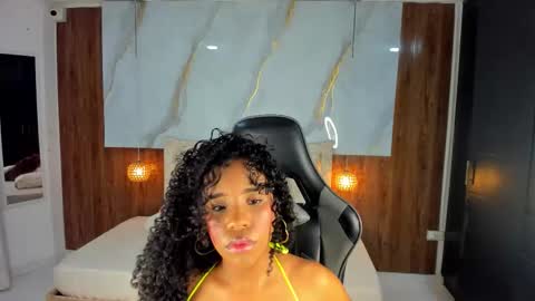 lia_16_ online show from March 14, 11:04 am