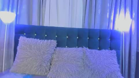 lia__owen online show from May 2, 2:38 am