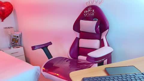 Lia  online show from February 24, 3:37 am