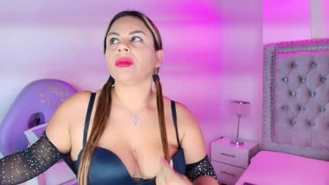 Lia  online show from April 9, 6:19 am