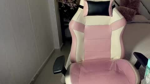 Snapshot of lia_blaze chatting on April 14, 12:11 pm Lia online show from April 14, 12:11 pm