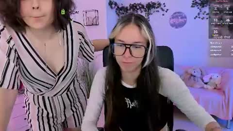 Snapshot of lia_dream_ chatting on July 19, 8:51 am lia_dream_ online show from July 19, 8:51 am