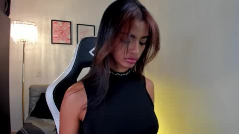 Snapshot of lia_girl2 chatting on October 3, 3:25 am Lia online show from October 3, 3:25 am