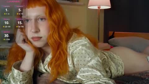 lia_grl online show from May 3, 8:15 pm