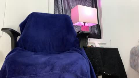 Snapshot of lia_hdz chatting on April 18, 4:44 pm Kabroncita online show from April 18, 4:44 pm