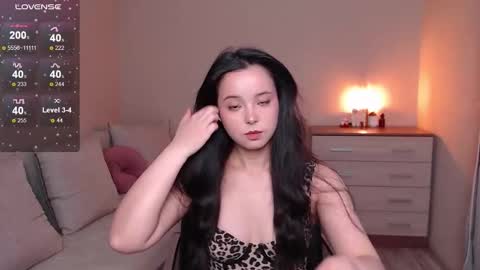 L I A online show from October 12, 2:27 pm