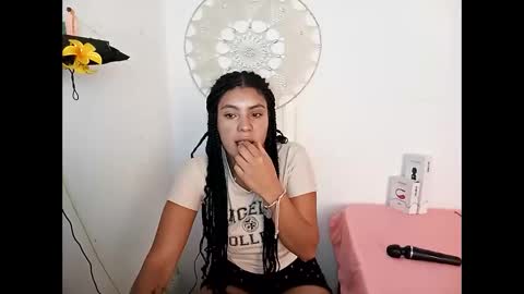 Snapshot of lia_hottie chatting on April 2, 7:33 pm Lia online show from April 2, 7:33 pm