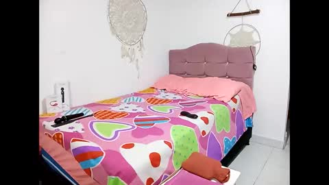 Snapshot of lia_hottie chatting on April 15, 4:30 am Lia online show from April 15, 4:30 am