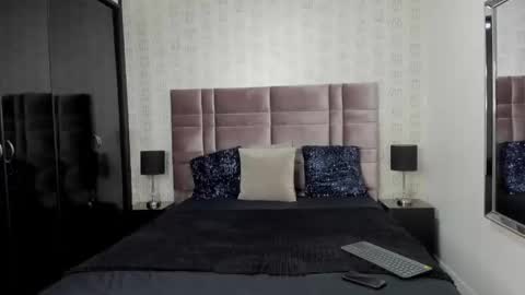 Lia online show from December 18, 5:57 am