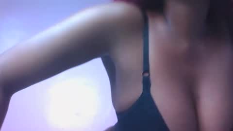 lia online show from February 19, 12:01 pm